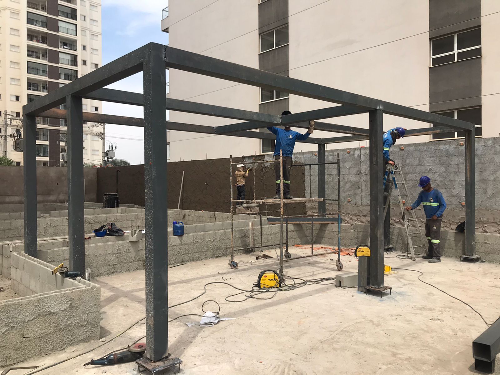 Pergolado Metalico.